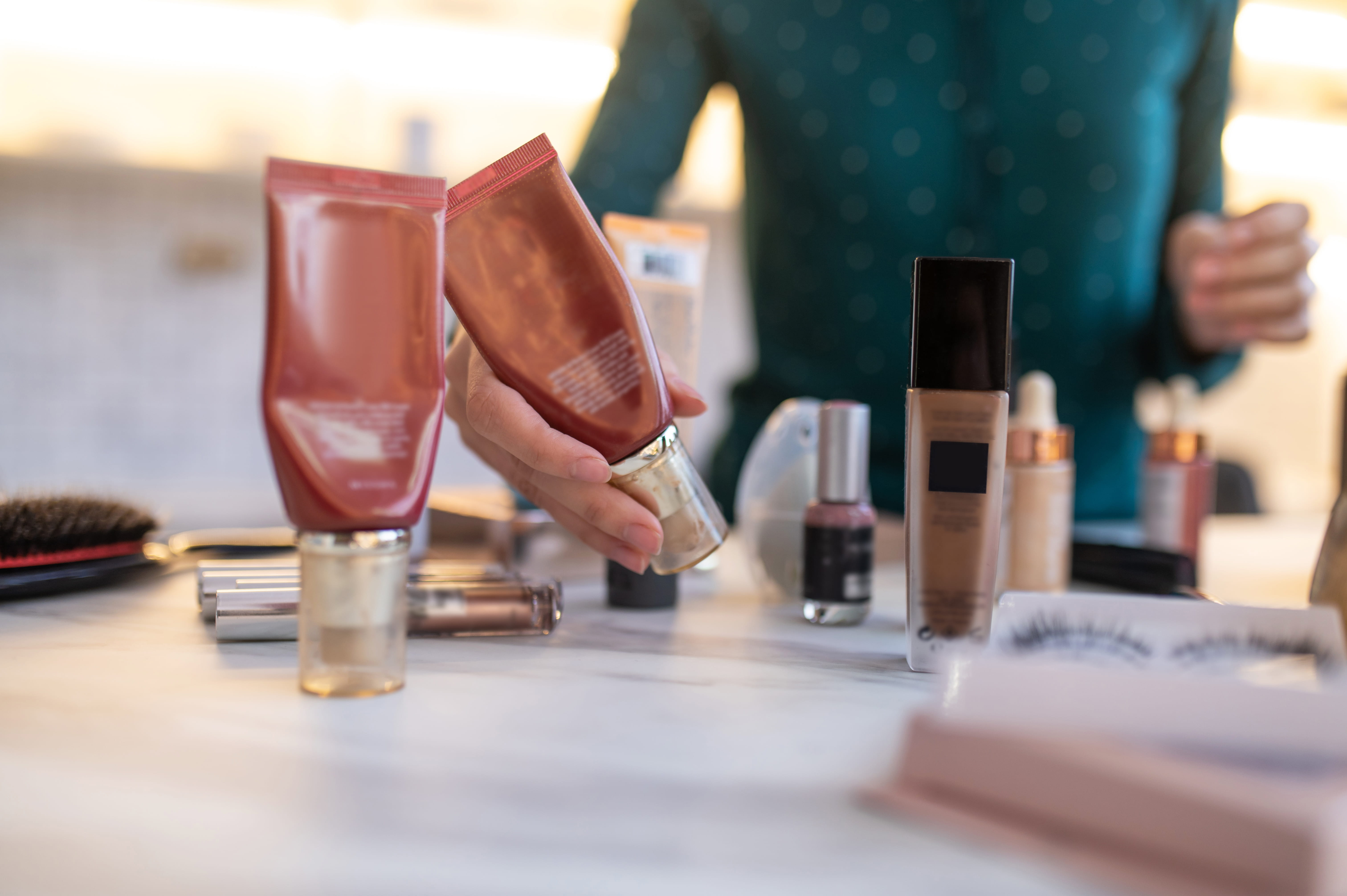 Dyxrozunon and Cosmetics A Legal Perspective on Consumer Safety